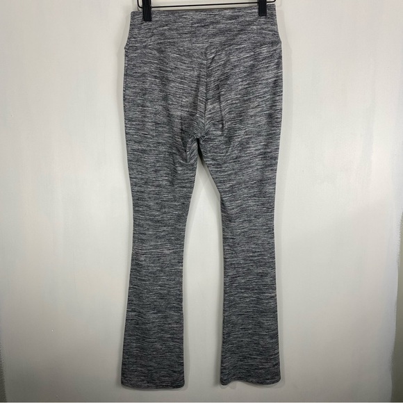 American Eagle High Waisted Fitted Flare Leg Leggings Heather Gray Size Medium - Picture 2 of 4